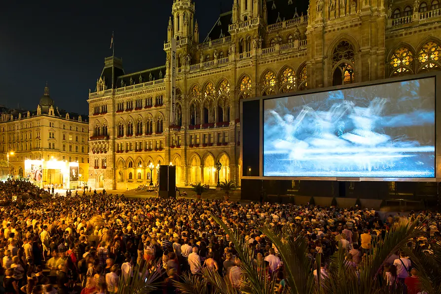  Zenésfilm fesztivál a Rathausplatzon 