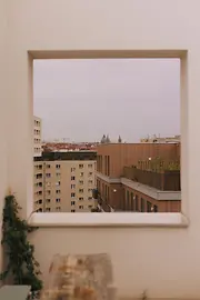 Sonnwendviertel, vista da una finestra