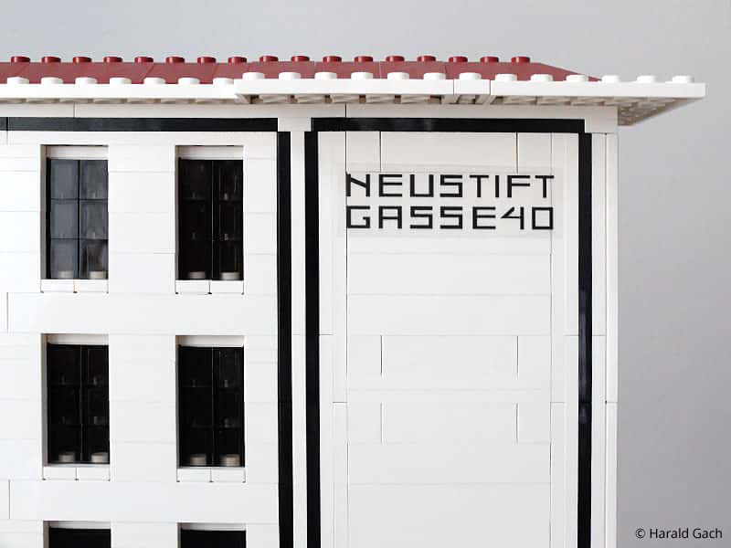 Neustiftgasse 40, di Otto Wagner, in Lego
