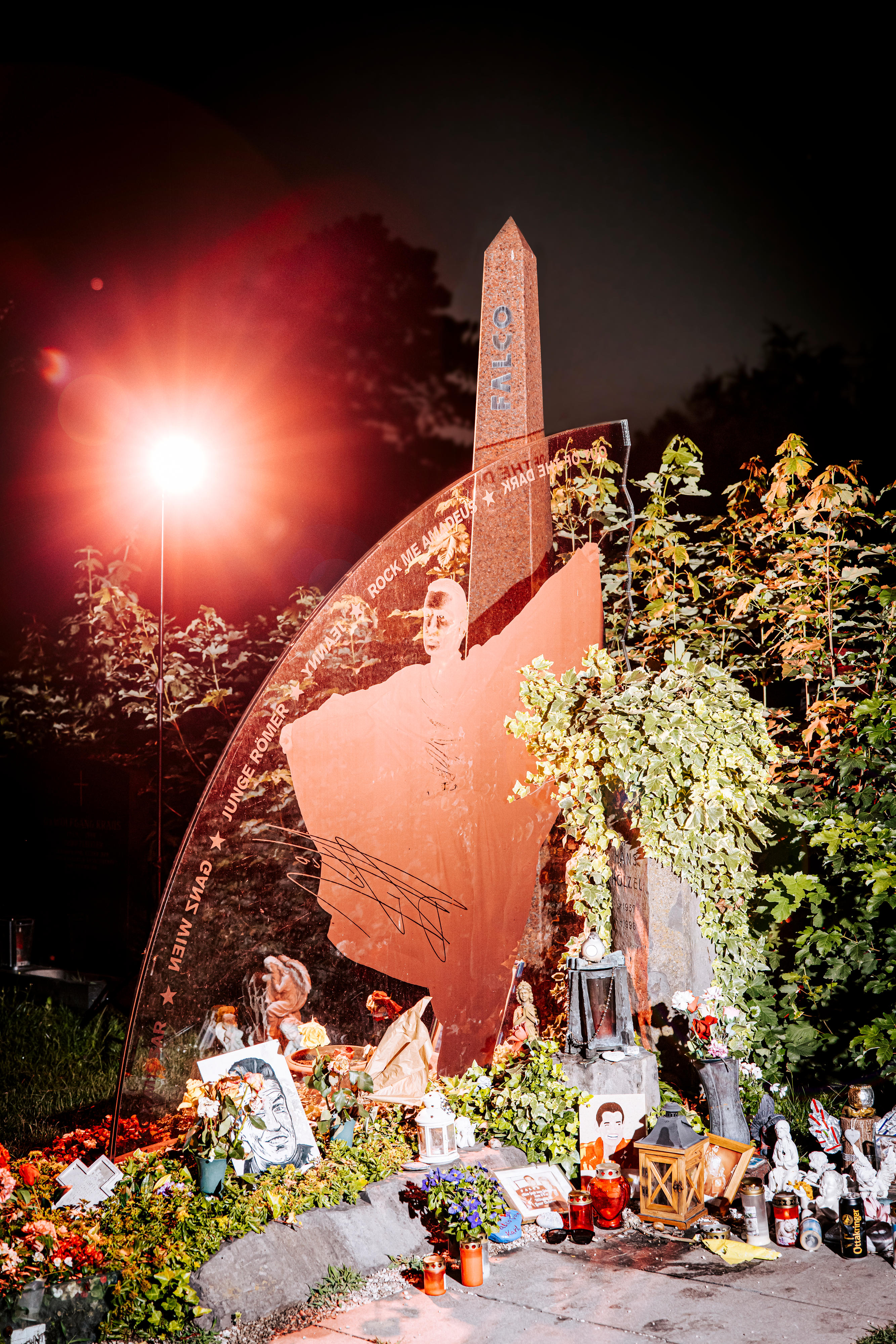 Mormântul lui Falco în Cimitirul Central din Viena