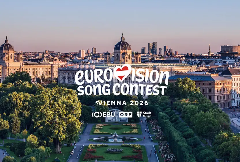 Blick über den Volksgarten mit Schriftzug "Eurovision Song Contest" und Logos von EBU, ORF und Stadt Wien