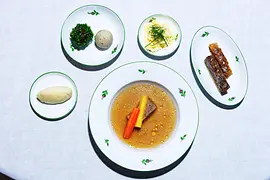 Altwiener Hochzeitssuppe im Restaurant Steirereck