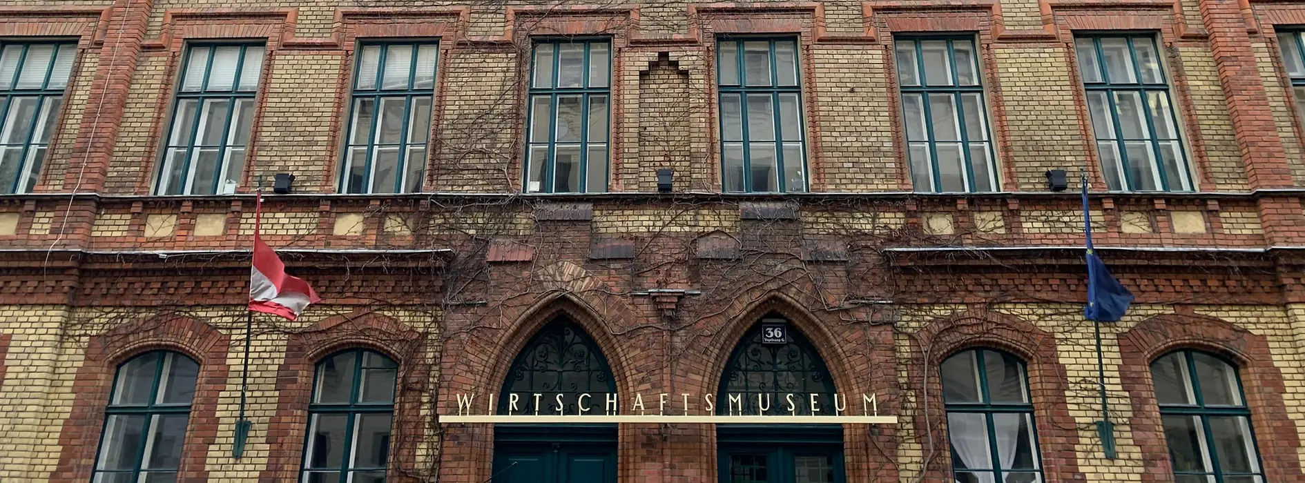 Vista exterior de una casa histórica en Viena