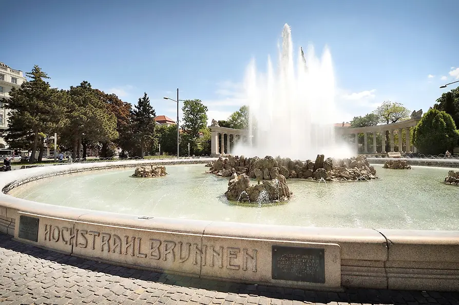 Hochstrahlbrunnen am Schwarzenbergplatz