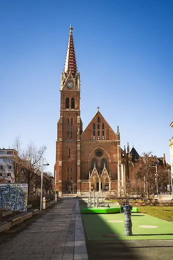 Die katholische Kirche Rudolfsheim am Kardinal-Rauscher-Platz