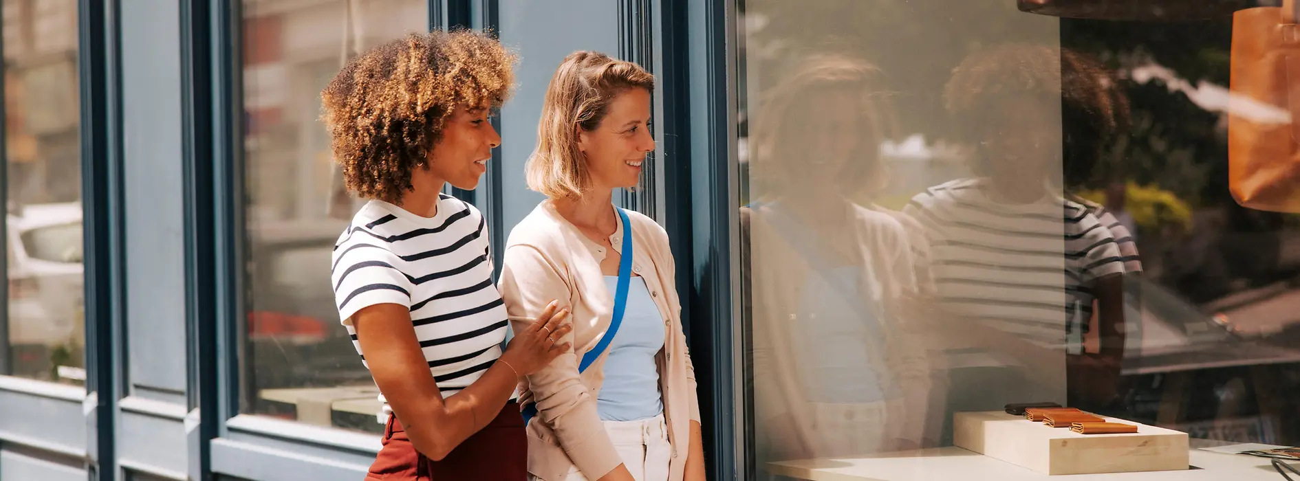 Due donne che fanno shopping a Vienna