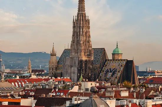Wien von oben, im Fokus der Stephansdom