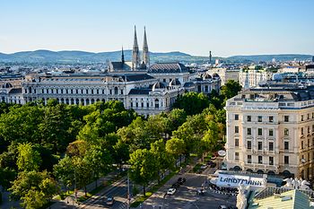 Vienna, view of the Ringstrasse boulevard 
