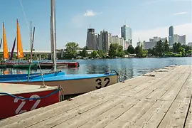 Barcos de vela en el Viejo Danubio