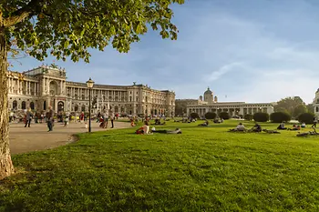 Hofburg sur la Heldenplatz 