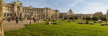 A Hofburg a Heldenplatzon 