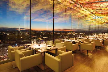The Loft, restaurante con vistas nocturnas de Viena