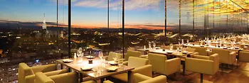 The Loft, restaurante con vistas nocturnas de Viena