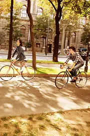 Велосипедисты на улице Рингштрассе