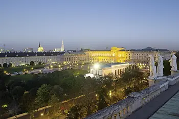 Hofburg, Heldenplatz