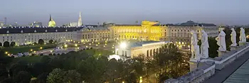 Hofburg, Heldenplatz