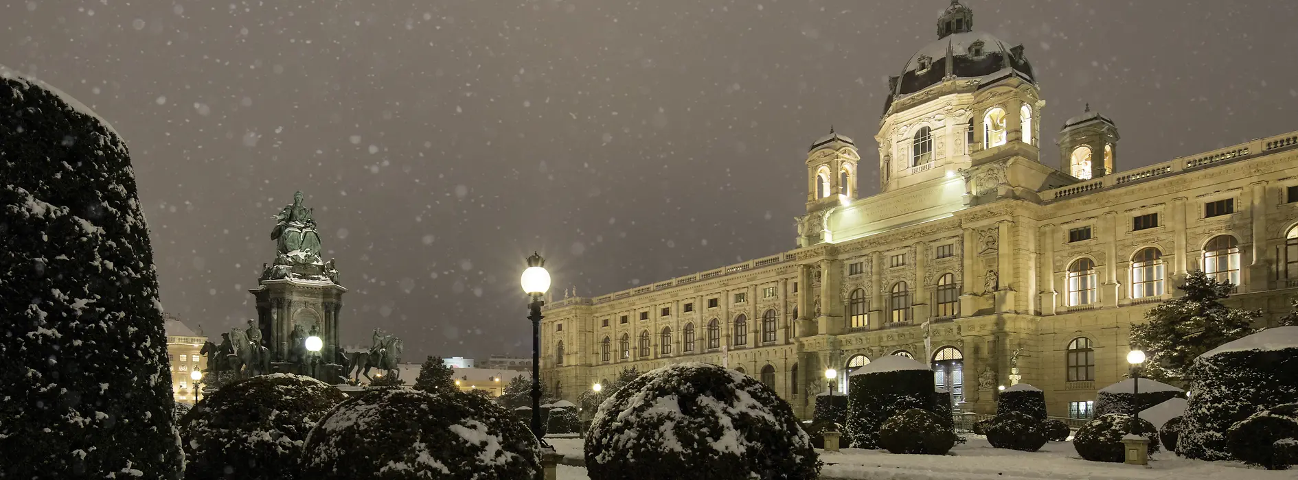 A Természettörténeti Múzeum télen, havazáskor