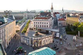 Az óvárosra nyíló kilátás
