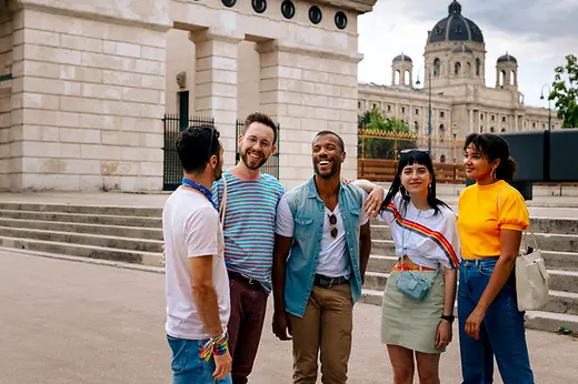 Schwule und lesbische Freunde am Heldenplatz