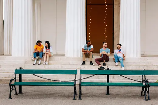Gay and lesbian friends in front of the Theseus Temple in the Volksgarten 