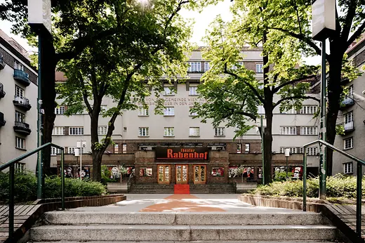 Social housing building, Rabenhof, exterior view