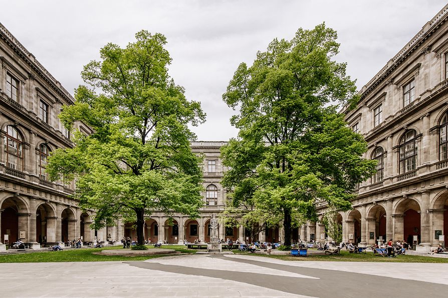 Colonnaded courtyard of the University of Vienna
