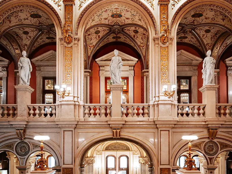 50741-staatsoper-feststiege-