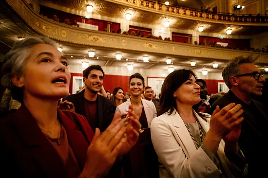 Audience clapping in the Wiener Konzerthaus