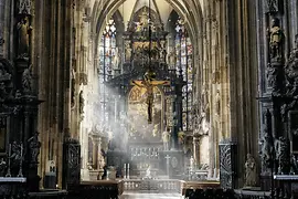 Katedrála svatého Štěpána (Stephansdom), vnitřní prostory