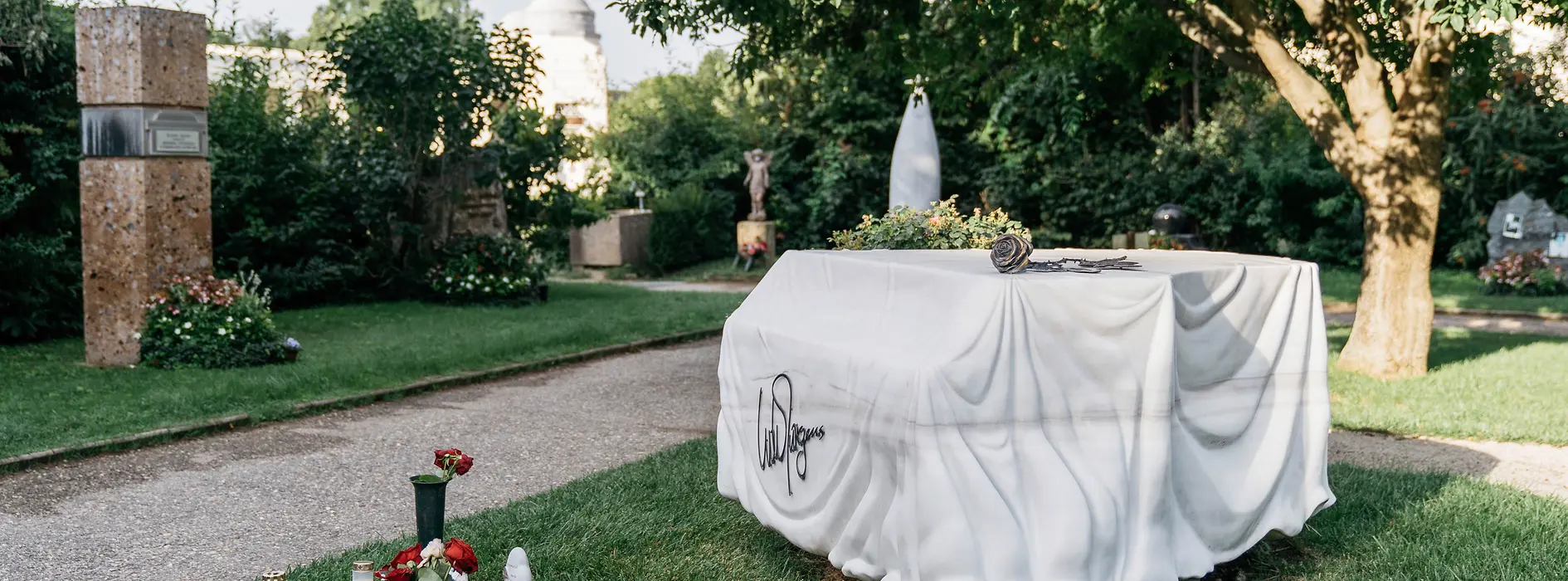 Udo Jürgens’ grave of honor at the Vienna Central Cemetery