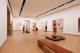 アルベルティーナ近代美術館の中央展示ホール