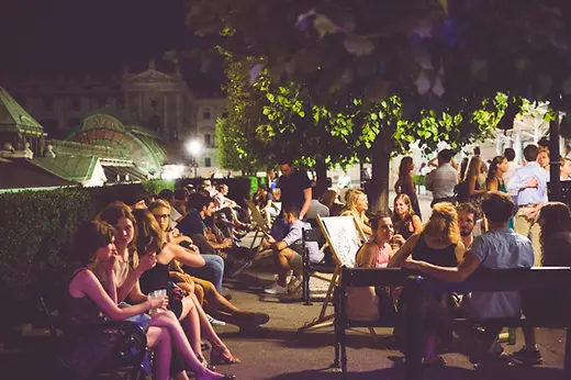 Party with the Vienna State Opera as a backdrop