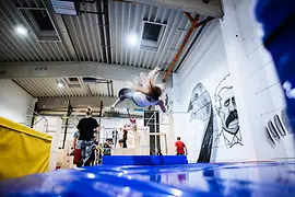 Cool jumps at the Ape Academy 