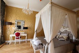 Habitación de lujo disponible para pernoctar en el Palacio de Schönbrunn