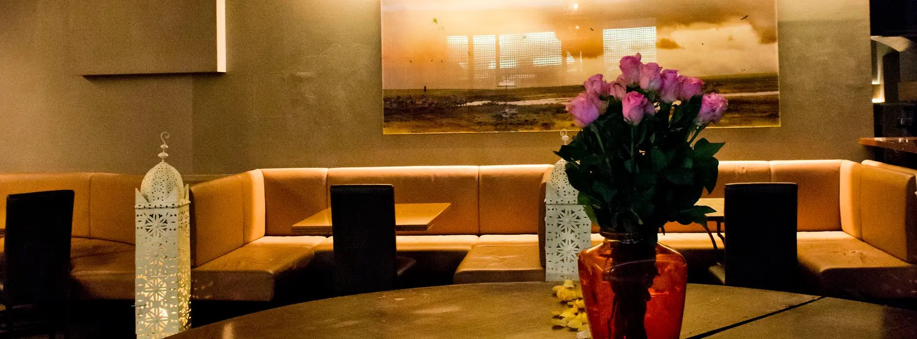 Set table in the restaurant Aux Gazelles 