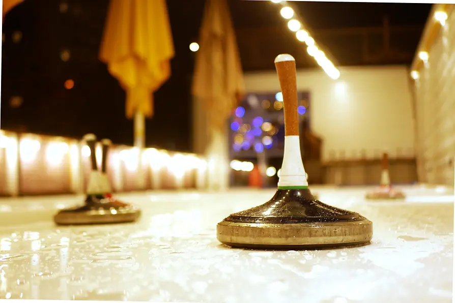 ParadEis Badeschiff Vienna, curling rink