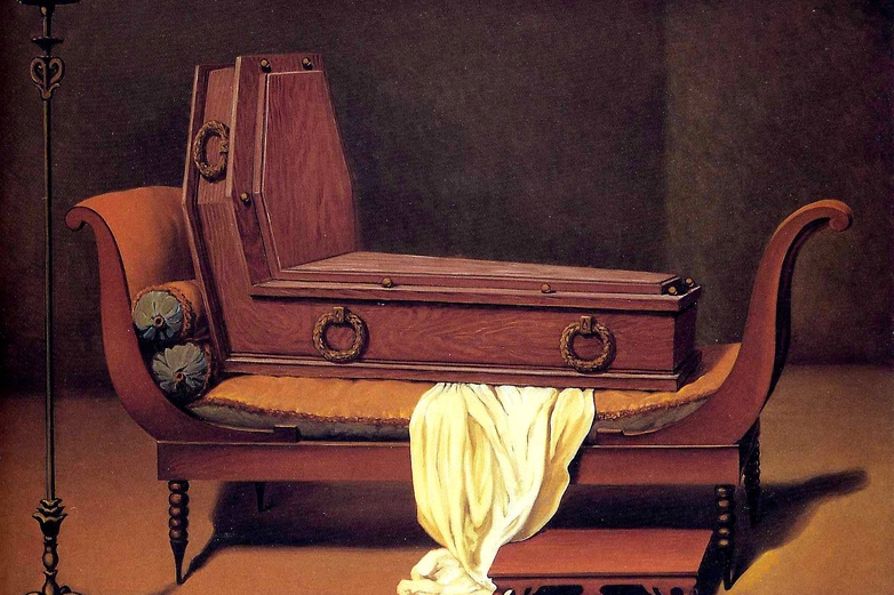 Sitting casket