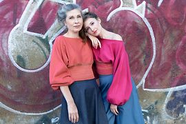 Frauenmodel mit Mode aus Österreich