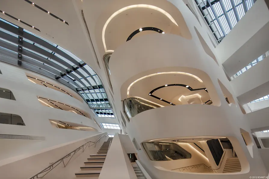 Interno del Library & Learning Center