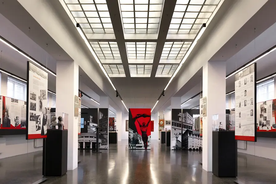 Vista de la exposición: La Viena Roja en la lavandería 