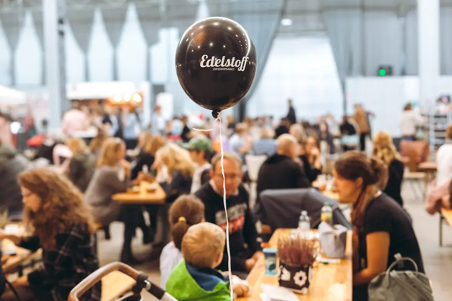 Marché du design Edelstoff, ballon arborant le nom « Edelstoff »