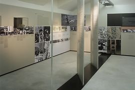 Blick in die Dauerausstellung des Dokumentationsarchivs des österreichischen Widerstandes im Alten Rathaus