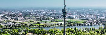Zdjęcie plenerowe Wieży Dunajskiej