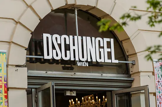 Außenansicht des Theaterhauses "Dschungel"