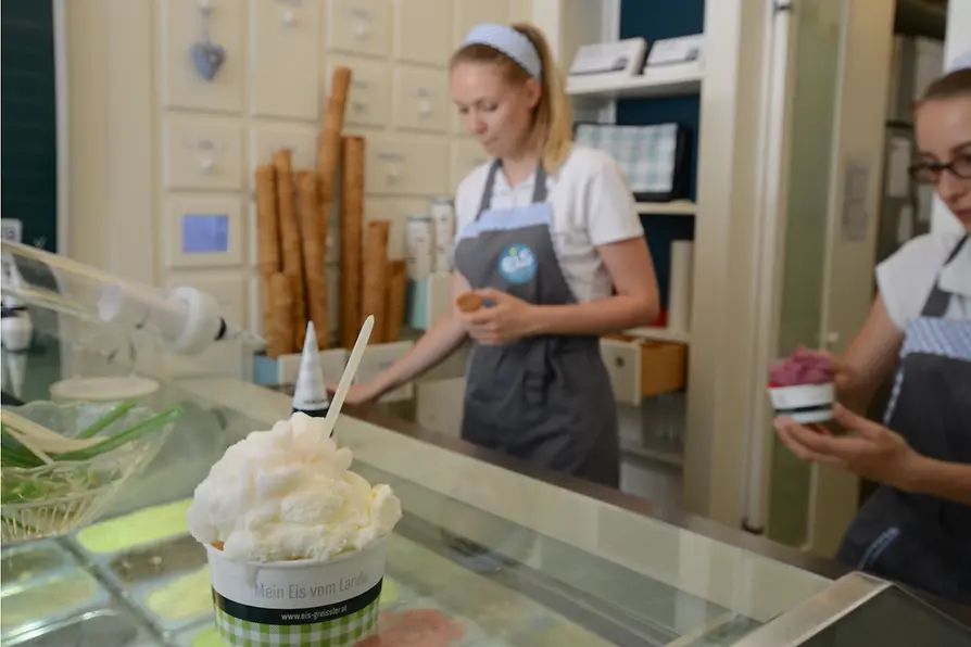 Eis-Greissler, intérieur et glace au premier plan