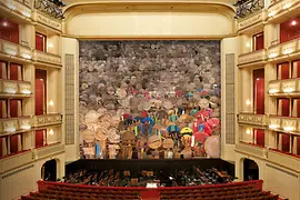Eiserner Vorhang, Wiener Staatsoper, mit Bild eines zeitgenössischen Künstlers