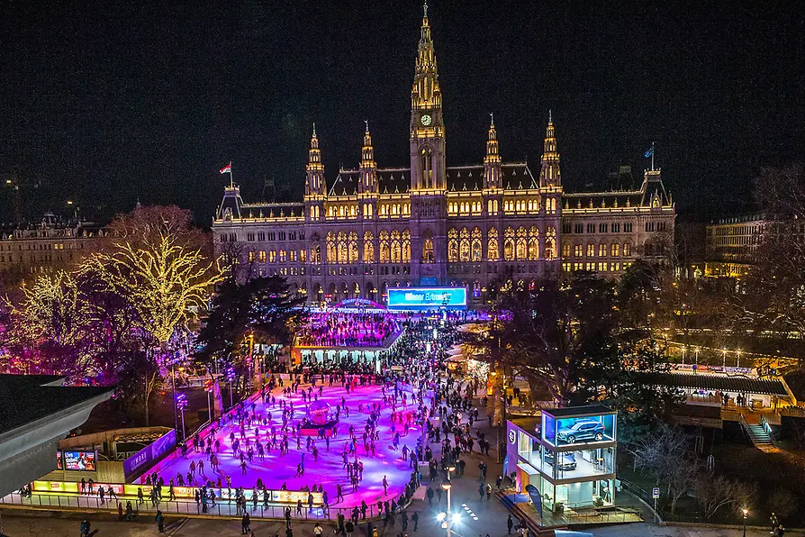 Ice-skating in front of City Hall 