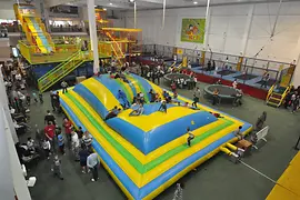 Family Fun, Halle, Luft-Hüpfkissen