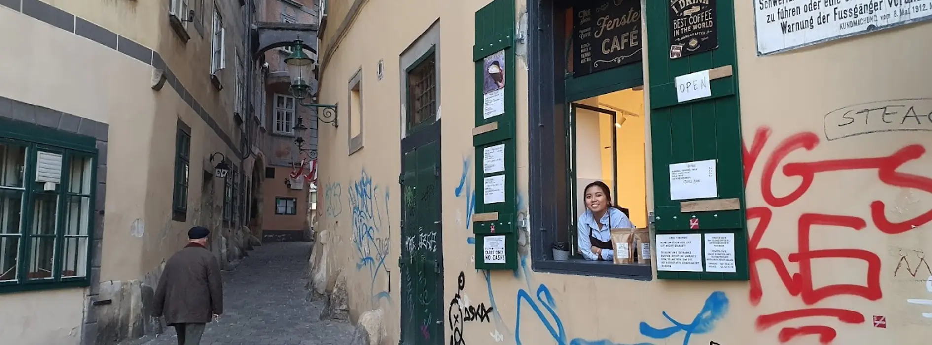 Kaffeeverkauf vom Fenster aus