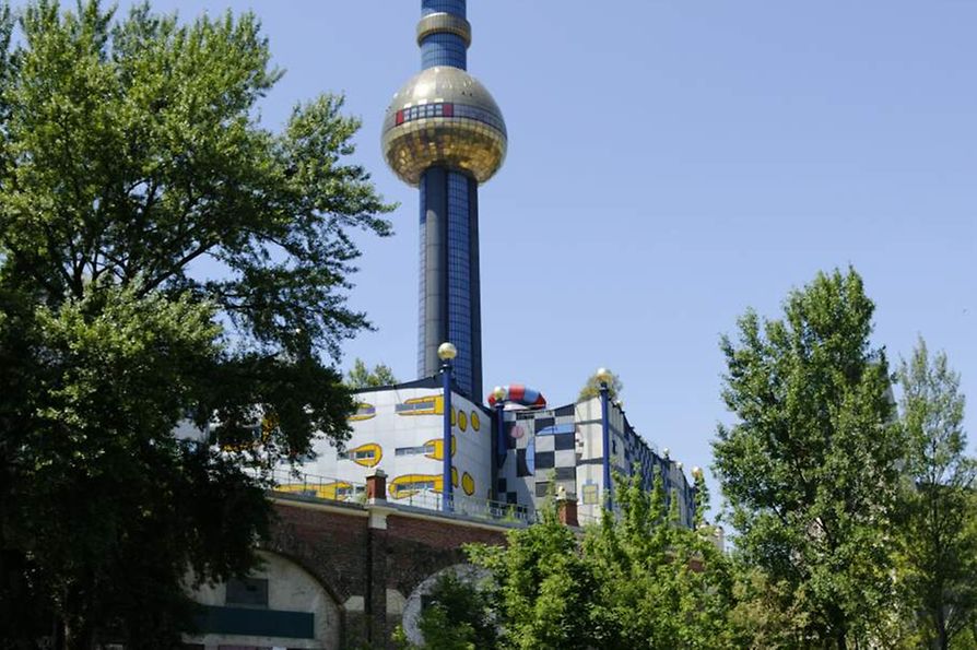 View of the district heating power station in Spittelau 